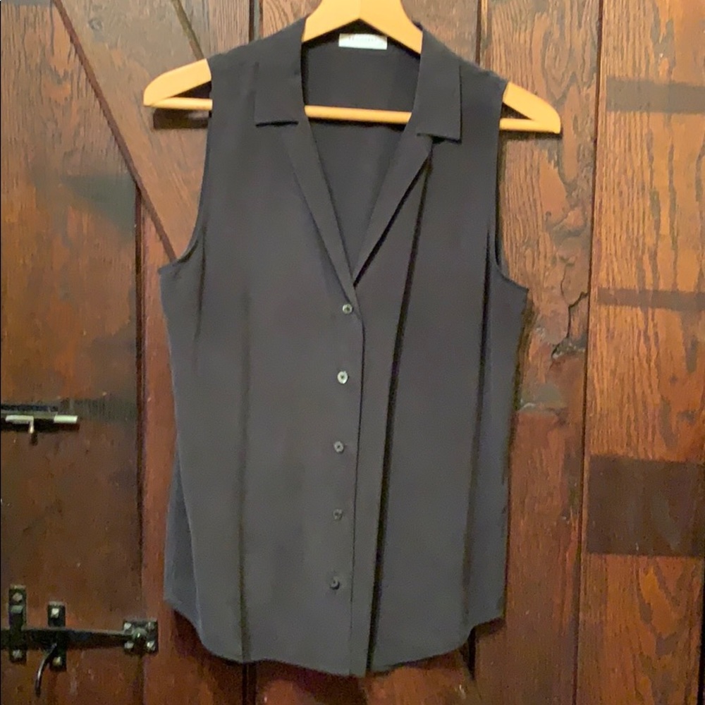 Sleeveless blouse